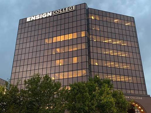 Ensign Collegeの建物